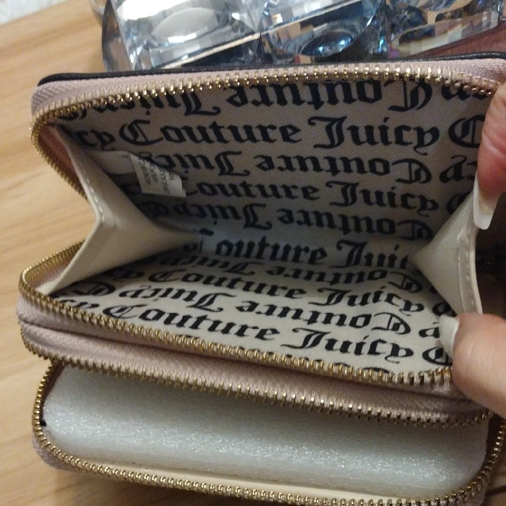 Juicy For All Double Zip Around Wallet Blush/ Brown 🆕